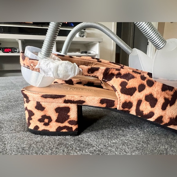 NWOT BANANA REPUBLIC SZ 9 Cheetah Print Slingback Block Heels - Picture 3 of 7